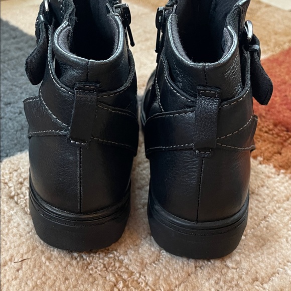 Clarks Collection Ultimate Comfort Women’s Black Side-Zip Booties - Picture 6 of 14